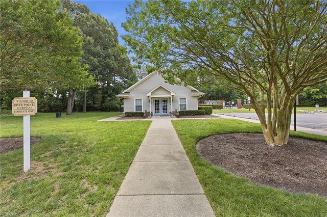 2002 Sawgrass LN, Portsmouth, VA 23703