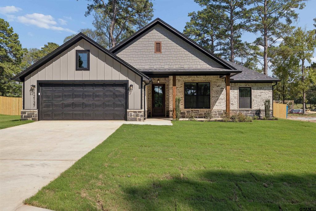 12137 Pinecrest Dr, Flint, TX 75762