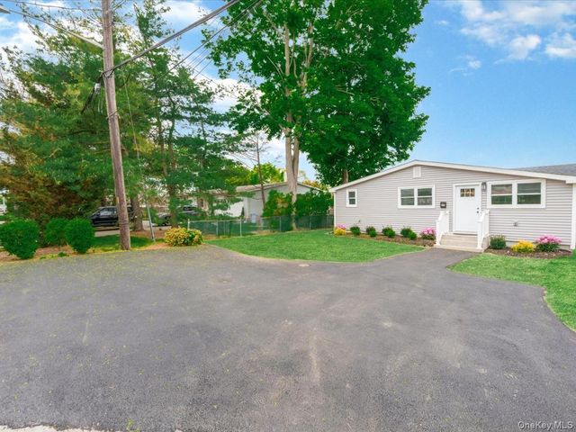 27 Old Farmingdale Road, West Babylon, NY 11704