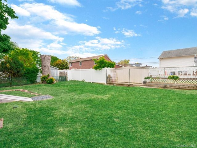 27 Old Farmingdale Road, West Babylon, NY 11704