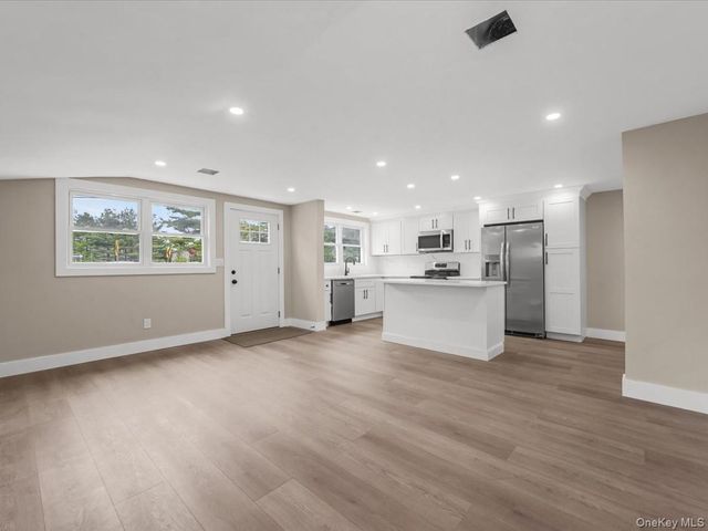 27 Old Farmingdale Road, West Babylon, NY 11704