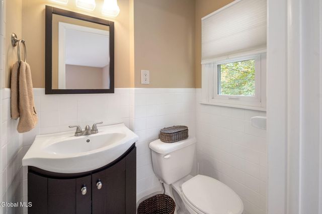 2505 Whamer Lane, Niskayuna, NY 12309