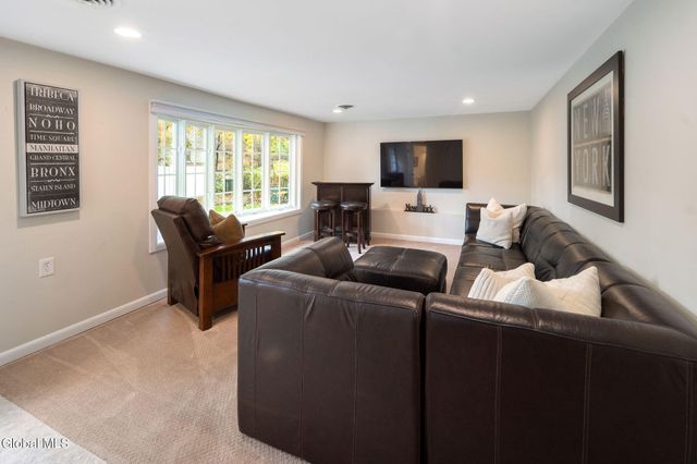 2505 Whamer Lane, Niskayuna, NY 12309