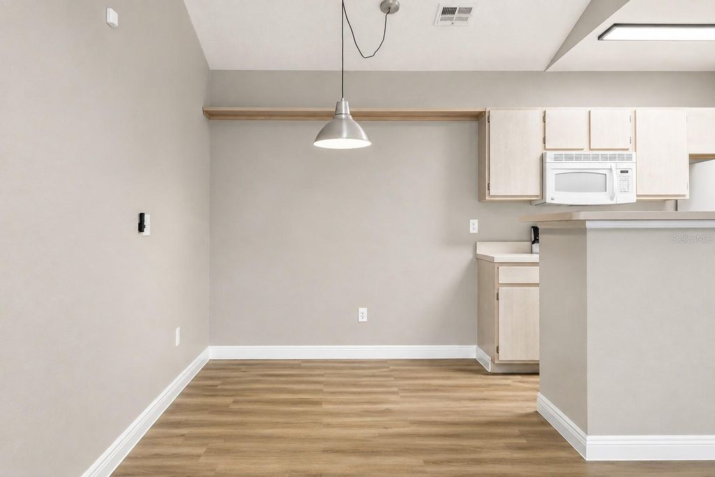 Image 15 of property listing at 4316 S KIRKMAN ROAD 1614, Orlando, FL 32811