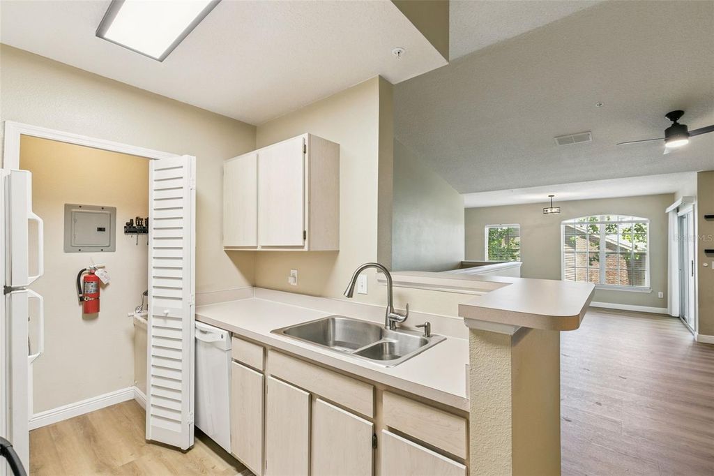 Image 17 of property listing at 4316 S KIRKMAN ROAD 1614, Orlando, FL 32811