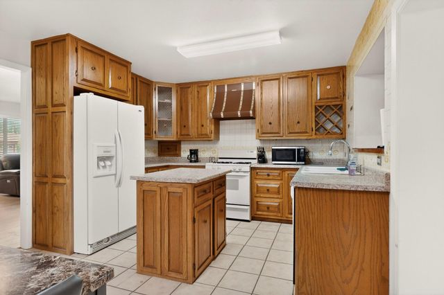 1304 Indiana Street NE, Albuquerque, NM 87110