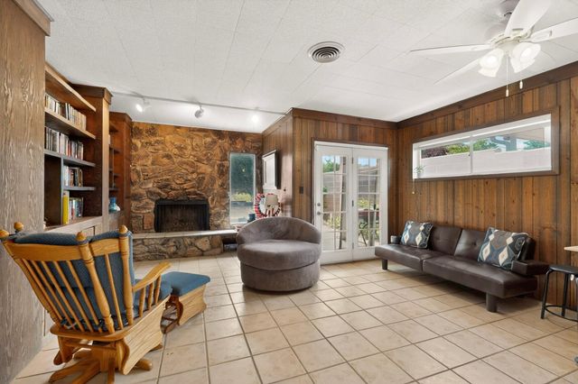 1304 Indiana Street NE, Albuquerque, NM 87110
