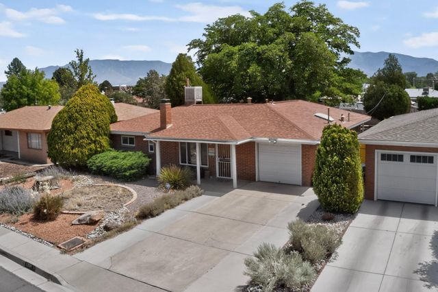 1304 Indiana Street NE, Albuquerque, NM 87110