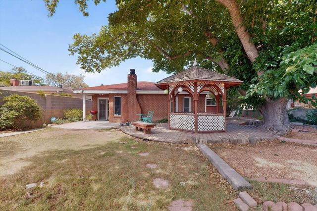 1304 Indiana Street NE, Albuquerque, NM 87110