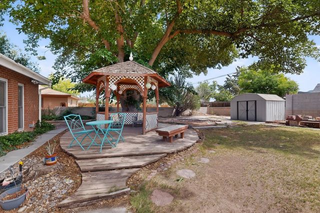 1304 Indiana Street NE, Albuquerque, NM 87110