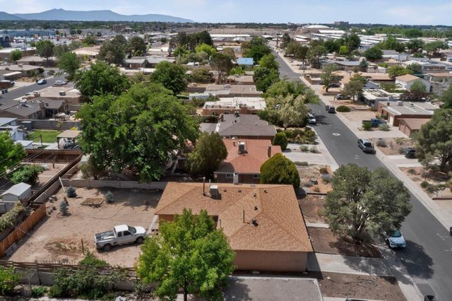 1304 Indiana Street NE, Albuquerque, NM 87110