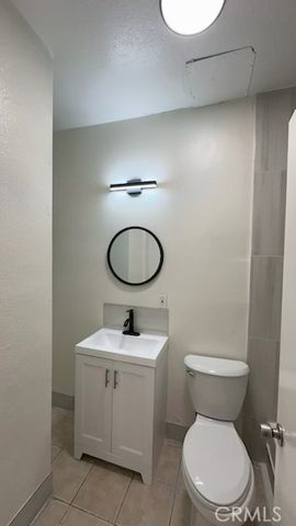 1470 B Henderson, Long Beach, CA 90813