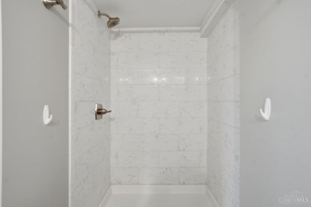 7223 Longfield Drive, Madeira, OH 45243