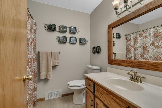 1403 33rd Avenue N 16, Saint Cloud, MN 56303