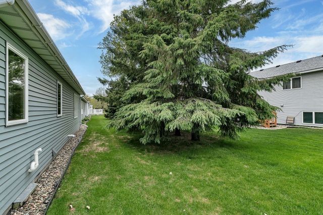 1403 33rd Avenue N 16, Saint Cloud, MN 56303