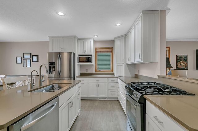 1403 33rd Avenue N 16, Saint Cloud, MN 56303