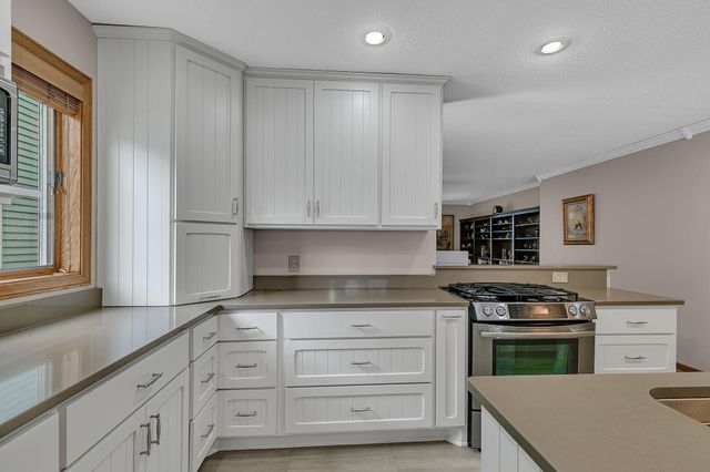 1403 33rd Avenue N 16, Saint Cloud, MN 56303
