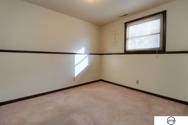 2916 N Cotner Boulevard, Lincoln, NE 68507