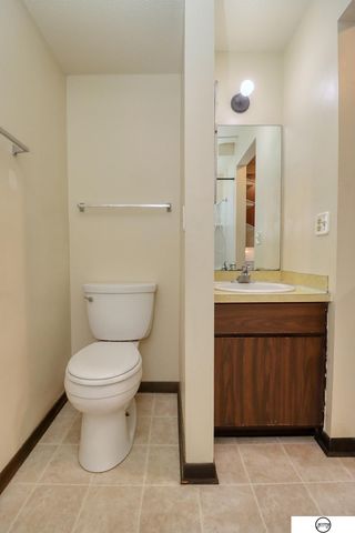 2916 N Cotner Boulevard, Lincoln, NE 68507