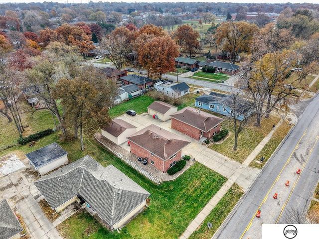 2916 N Cotner Boulevard, Lincoln, NE 68507