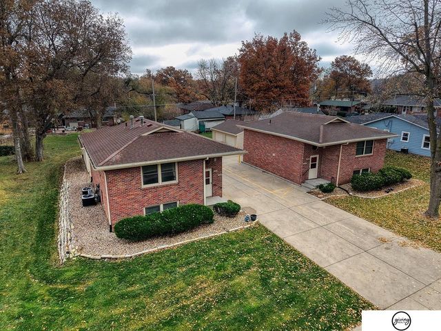 2916 N Cotner Boulevard, Lincoln, NE 68507