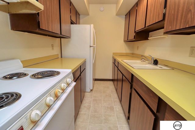 2916 N Cotner Boulevard, Lincoln, NE 68507