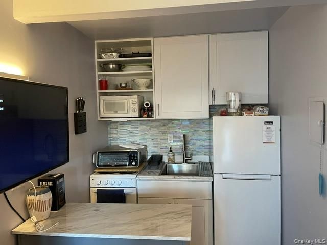 176 Ocean 9, Cherry Grove, NY 11782