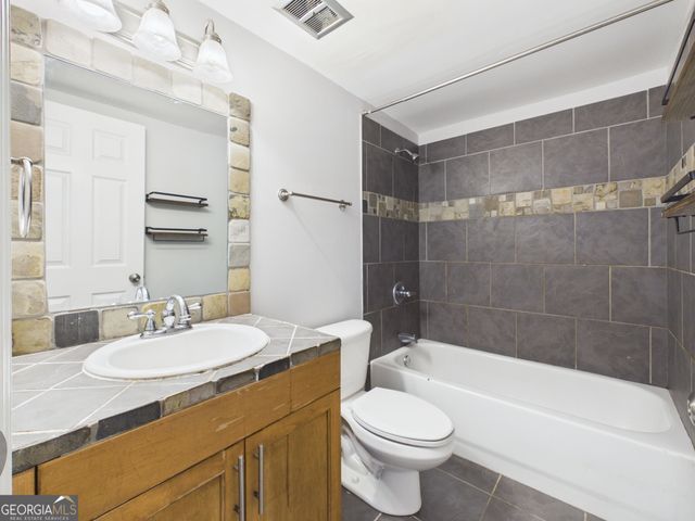 1055 Baxter Street 306, Athens, GA 30606