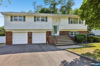 270 Midwood Road, Paramus, NJ 07652