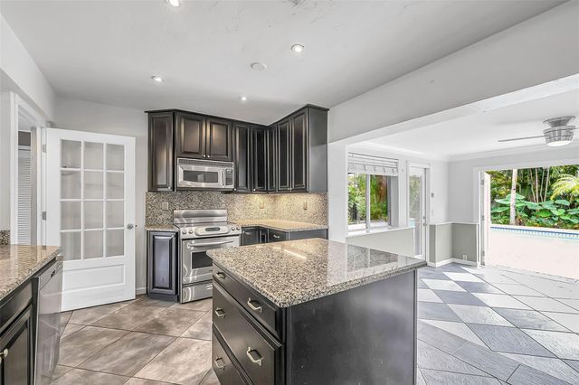 620 NW 37th Street, Oakland Park, FL 33309