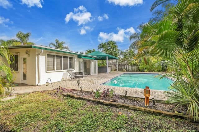 620 NW 37th Street, Oakland Park, FL 33309