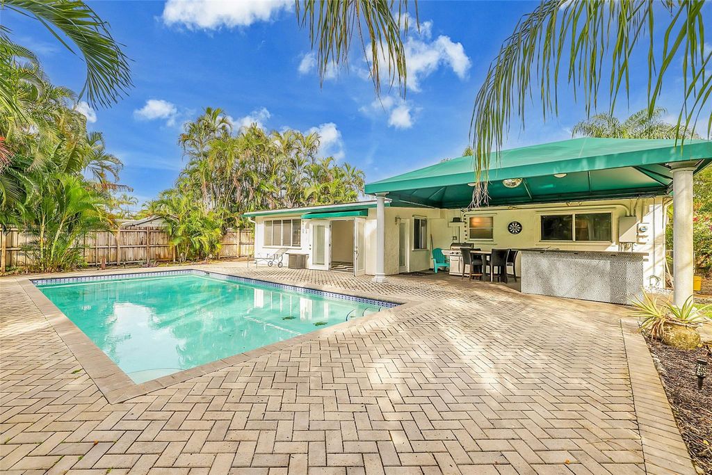 620 NW 37th Street, Oakland Park, FL 33309