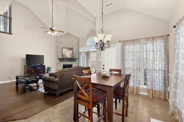914 Hidden Lakes Drive, Cedar Hill, TX 75104