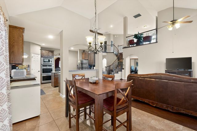 914 Hidden Lakes Drive, Cedar Hill, TX 75104