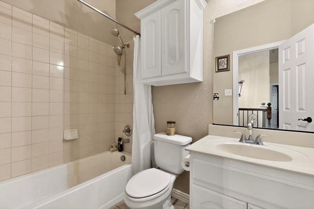 914 Hidden Lakes Drive, Cedar Hill, TX 75104
