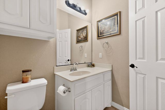 914 Hidden Lakes Drive, Cedar Hill, TX 75104