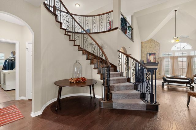 914 Hidden Lakes Drive, Cedar Hill, TX 75104