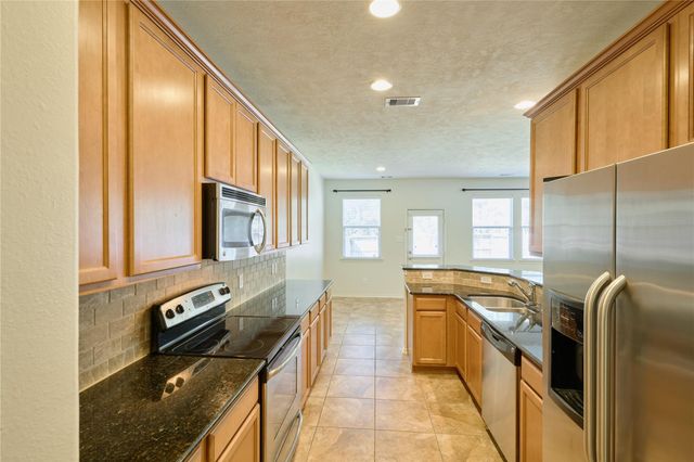327 Bloomhill Place, Magnolia, TX 77354