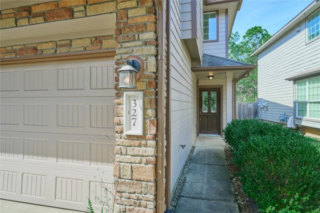 327 Bloomhill Place, Magnolia, TX 77354