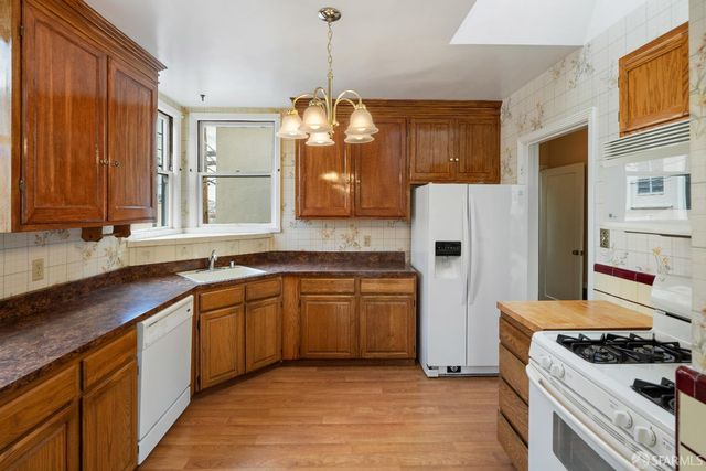 445 Wayland Street, San Francisco, CA 94134