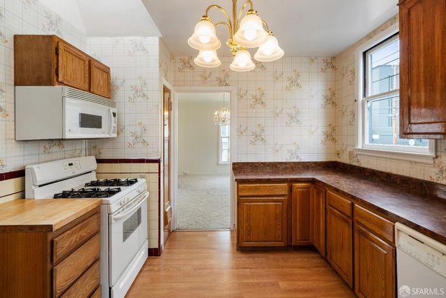 445 Wayland Street, San Francisco, CA 94134