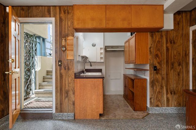 445 Wayland Street, San Francisco, CA 94134