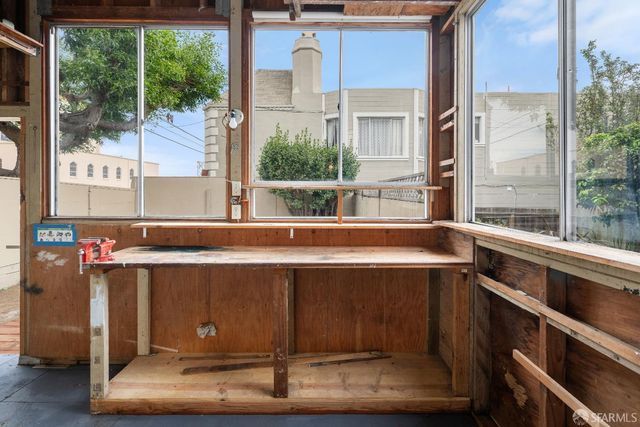 445 Wayland Street, San Francisco, CA 94134