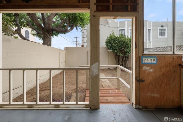 445 Wayland Street, San Francisco, CA 94134