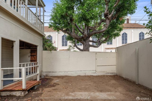 445 Wayland Street, San Francisco, CA 94134