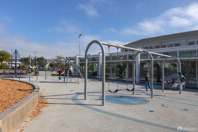 445 Wayland Street, San Francisco, CA 94134