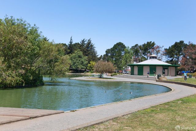 445 Wayland Street, San Francisco, CA 94134