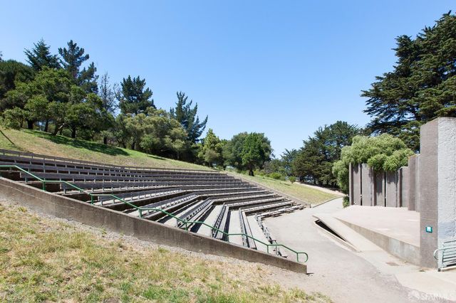 445 Wayland Street, San Francisco, CA 94134