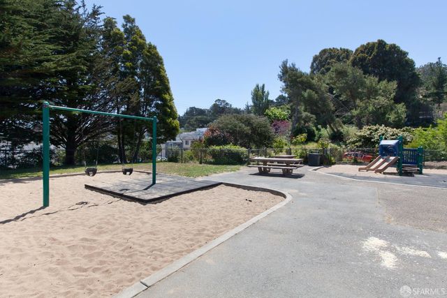 445 Wayland Street, San Francisco, CA 94134