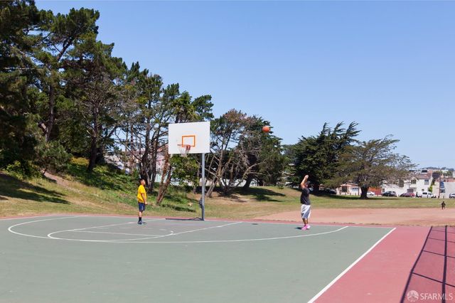 445 Wayland Street, San Francisco, CA 94134